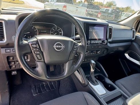 Used 2024 Nissan Frontier SV w/ SV Convenience Package image 10