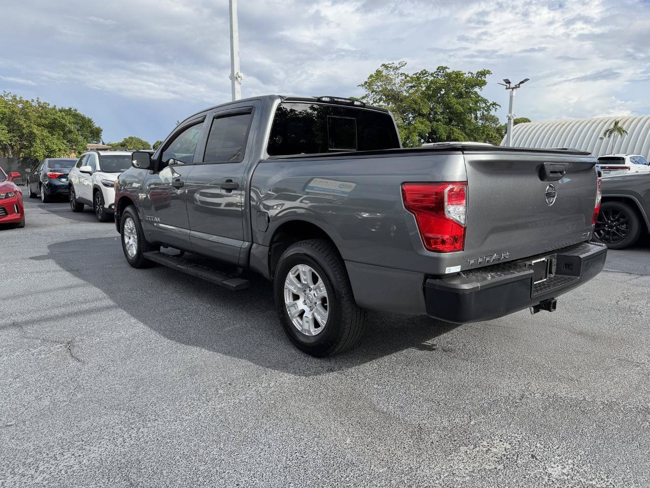 Used 2017 Nissan Titan S RWD image 3