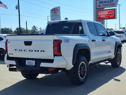 Used 2024 Toyota Tacoma TRD Off-Road image 8