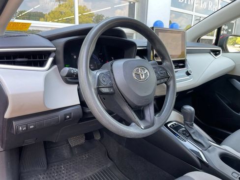Used 2026 Toyota Corolla LE FWD image 10