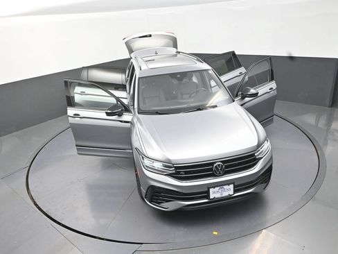 Used 2024 Volkswagen Tiguan SE R-Line FWD image 33