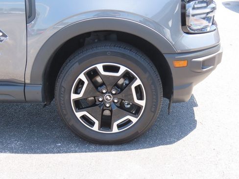 Certified 2024 Ford Bronco Sport Outer Banks w/ Tech Package AWD/4WD image 7