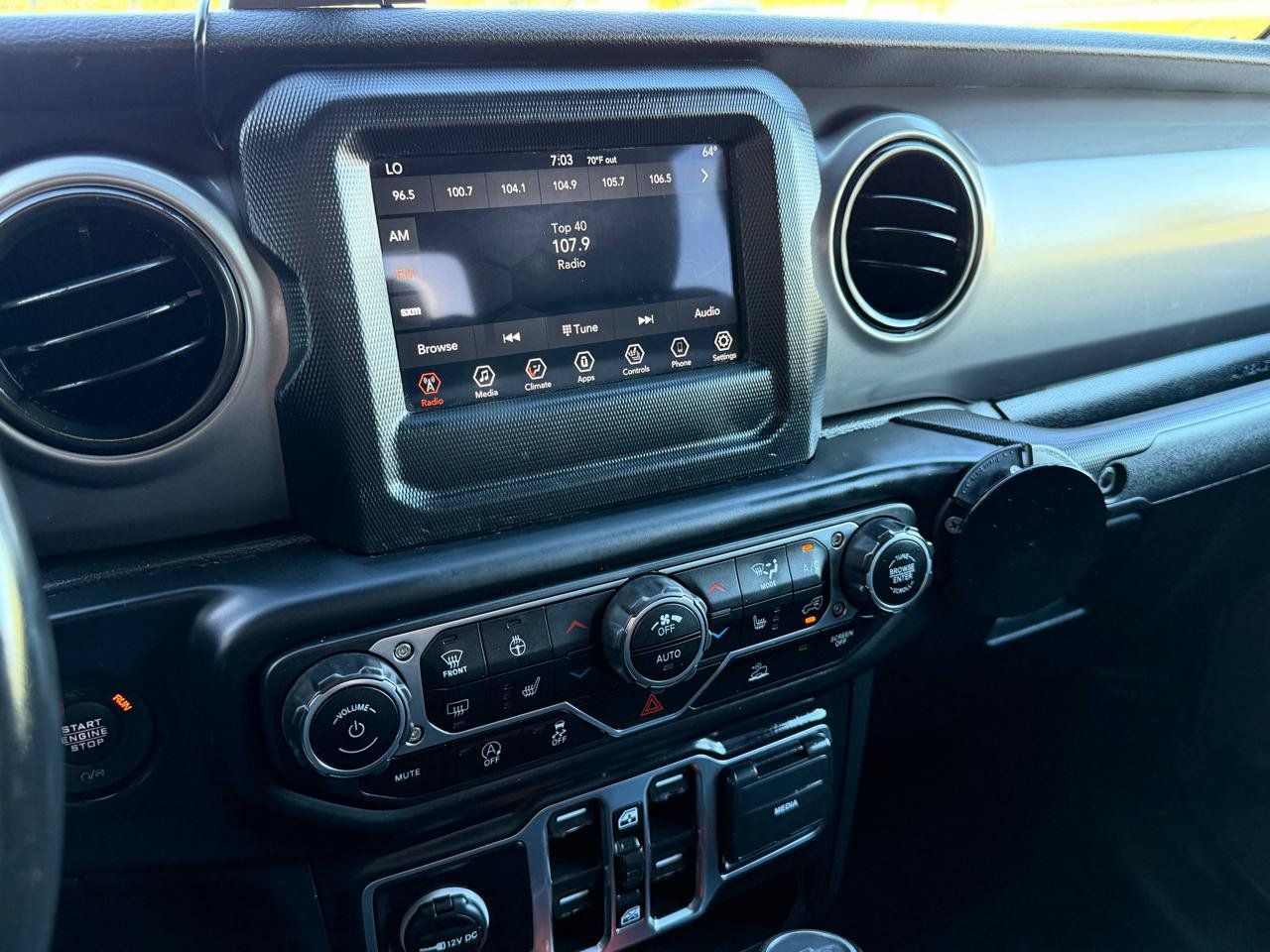 Used 2020 Jeep Gladiator Sport w/ Quick Order Package 24S AWD/4WD image 18