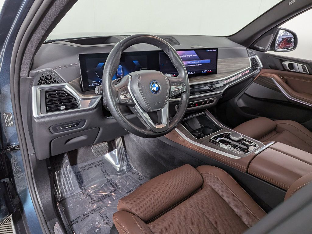 Used 2025 BMW X5 xDrive50e w/ Premium Package AWD/4WD image 19