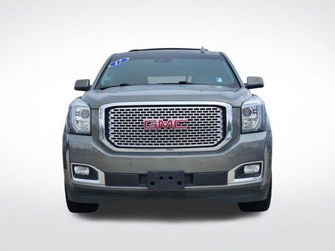 Used 2017 GMC Yukon Denali w/ Open Road Package AWD/4WD image 9