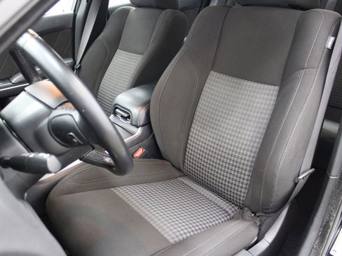 Used 2023 Dodge Charger SXT RWD image 14