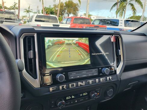 New 2025 Nissan Frontier SV w/ SV Convenience Package image 10