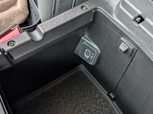 Used 2025 Jeep Wrangler Unlimited Rubicon 4xe AWD/4WD image 28