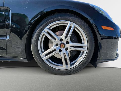 Used 2022 Porsche Panamera 4 image 22