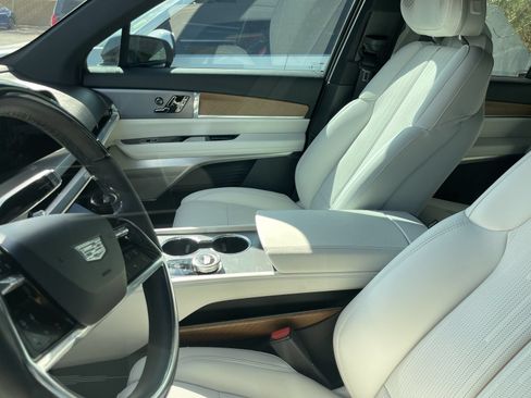 Used 2026 Cadillac Vistiq Sport AWD/4WD image 11