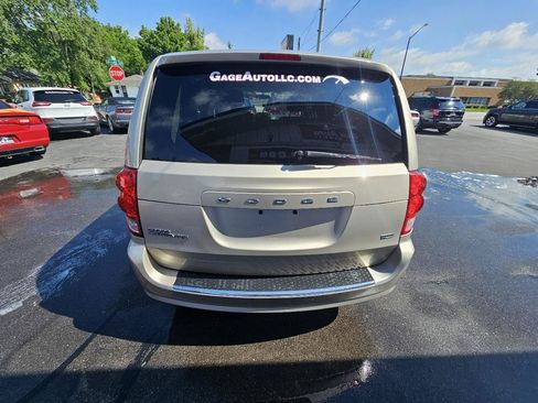 Used 2013 Dodge Grand Caravan SXT FWD image 9