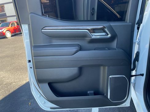 Used 2023 GMC Sierra 1500 Elevation image 37