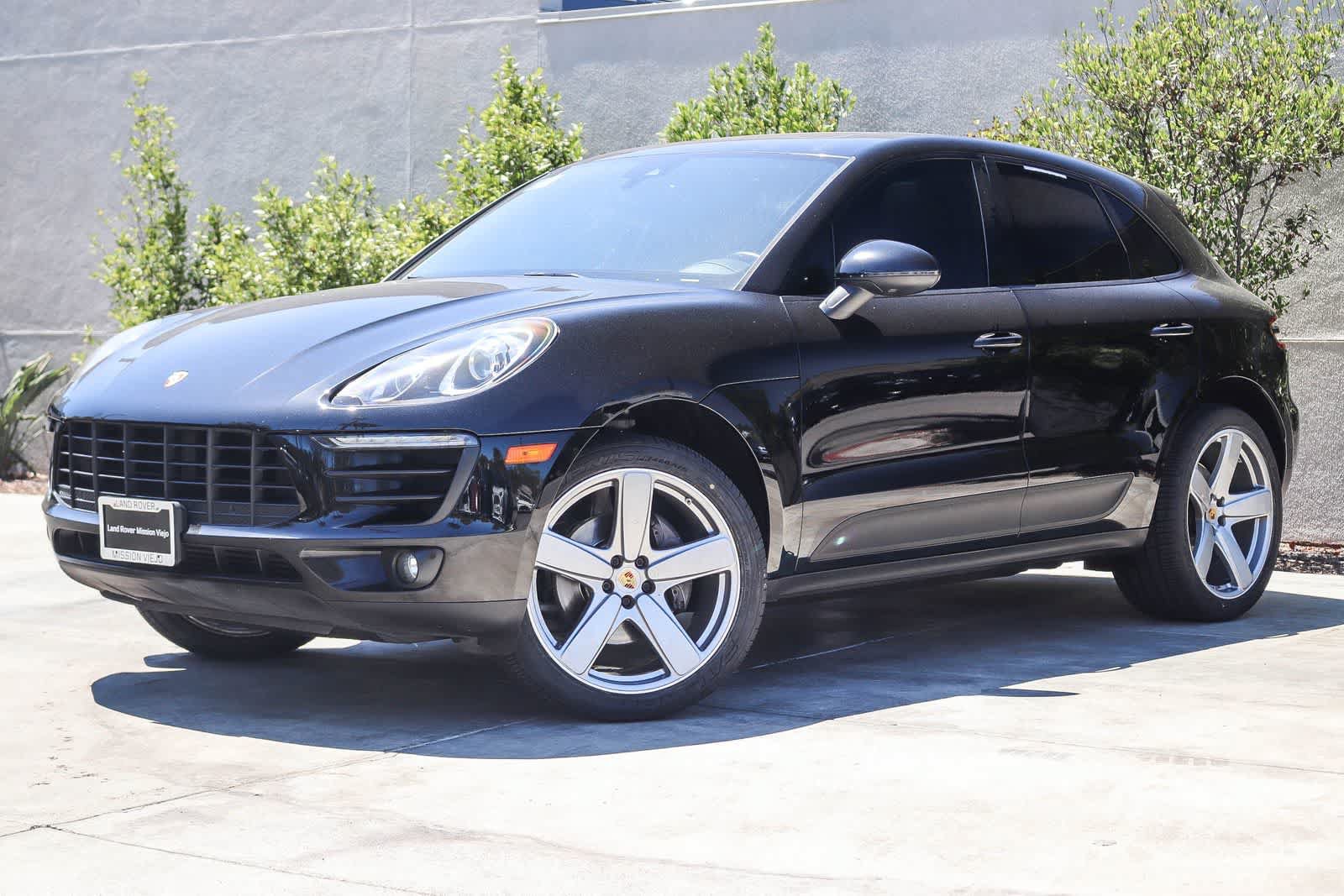 Used 2018 Porsche Macan AWD/4WD image 1