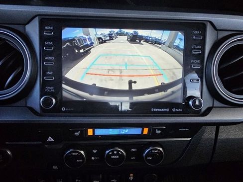 Used 2020 Toyota Tacoma 2WD Double Cab image 29