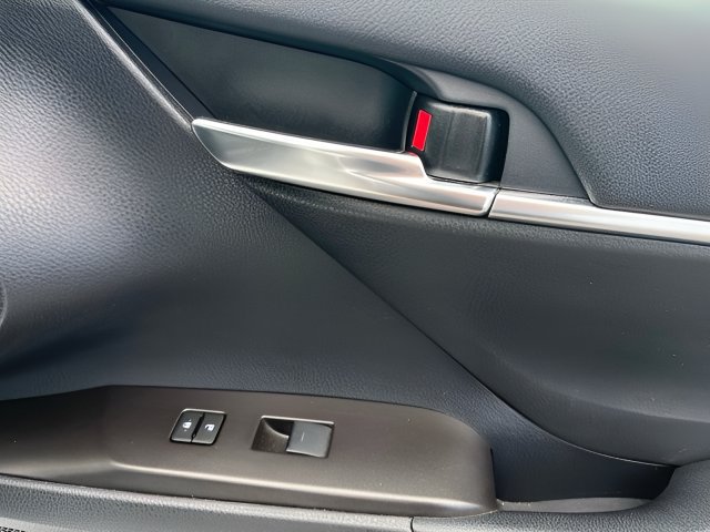 Used 2024 Toyota Camry SE FWD image 32