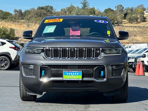 Used 2022 Jeep Grand Cherokee Overland w/ Advanced Protech Group III image 9