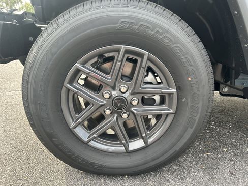 New 2025 Jeep Gladiator Sport image 10