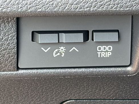 New 2026 Toyota Sienna XSE FWD image 18
