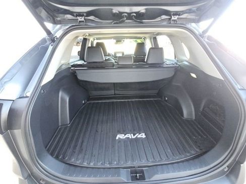 Used 2022 Toyota RAV4 XLE Premium image 23