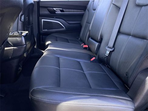 Used 2025 Kia Telluride EX image 27