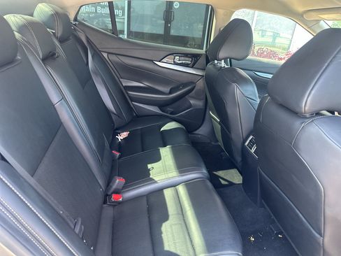 Used 2021 Nissan Maxima 3.5 SV w/ Floor Mat Group FWD image 12