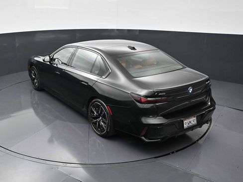 Used 2025 BMW 750e xDrive image 21