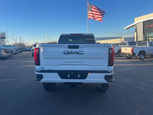 New 2026 GMC Sierra 2500 Denali Ultimate image 4