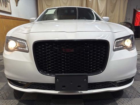 Used 2021 Chrysler 300 S RWD image 3