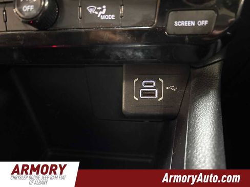 Used 2024 Jeep Compass Latitude image 18