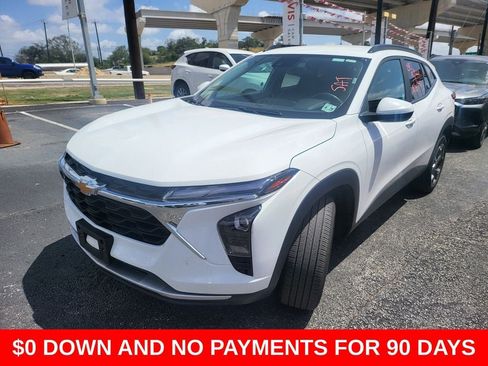 Used 2025 Chevrolet Trax LT w/ LT Convenience Package FWD image 1