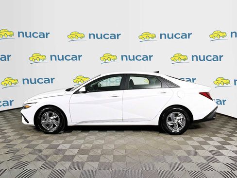 Used 2024 Hyundai Elantra SE image 4