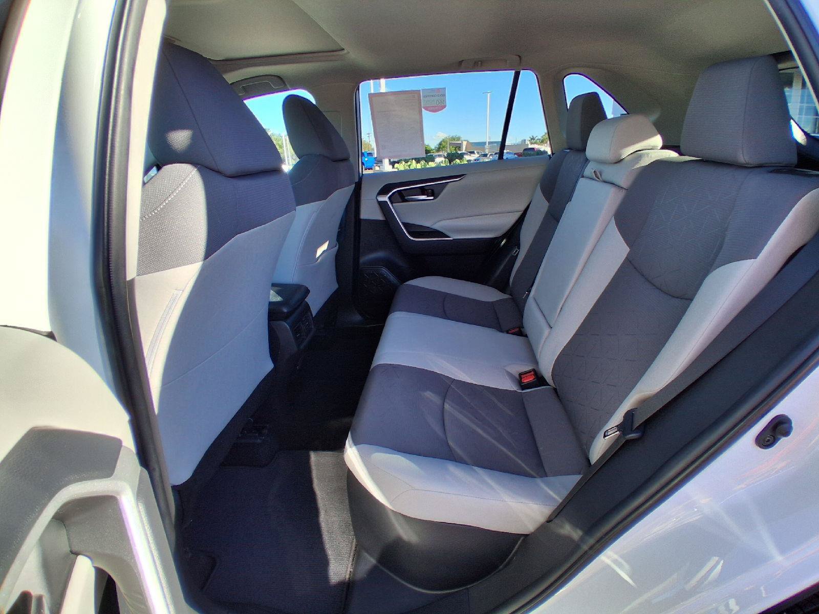Used 2021 Toyota RAV4 XLE w/ Convenience Package AWD/4WD image 22