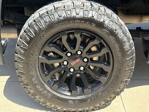 Used 2022 GMC Sierra 1500 AT4X AWD/4WD image 10