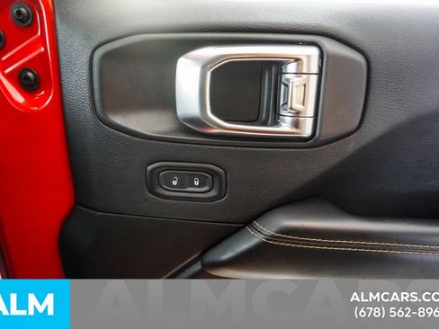 Used 2025 Jeep Wrangler Unlimited Sahara AWD/4WD image 42