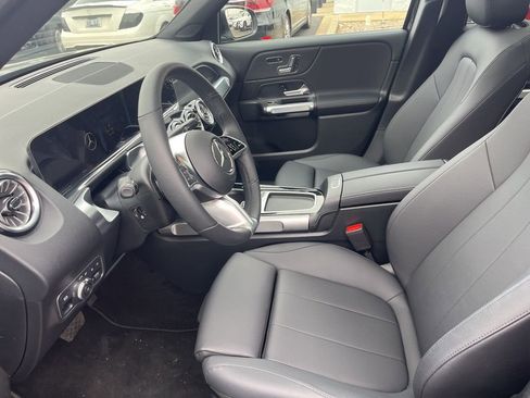 Used 2026 Mercedes-Benz GLB 250 4MATIC image 12