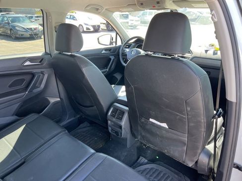 Used 2020 Volkswagen Tiguan SE image 22