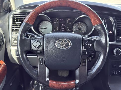 Used 2019 Toyota Sequoia Platinum w/ Four Season Floor Mat Package image 32