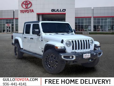 Used 2023 Jeep Gladiator Overland w/ Popular Equipment Package AWD/4WD image 1