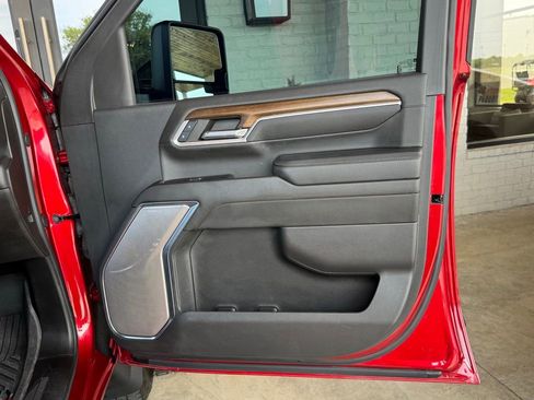 Used 2024 Chevrolet Silverado 2500 High Country w/ Technology Package AWD/4WD image 49
