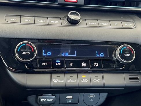 New 2025 Hyundai Elantra SEL image 20