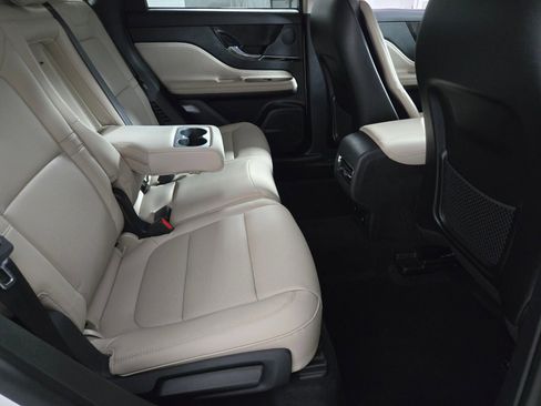 New 2026 Lincoln Corsair Premiere image 18