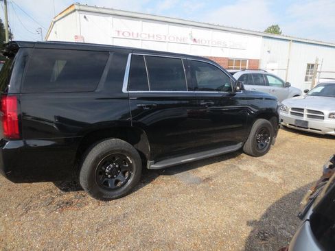 Used 2020 Chevrolet Tahoe 2WD w/ Remote Keyless Entry Package image 2