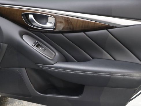 Used 2019 INFINITI Q50 Luxe w/ Essential Package (3.0T Luxe) image 12