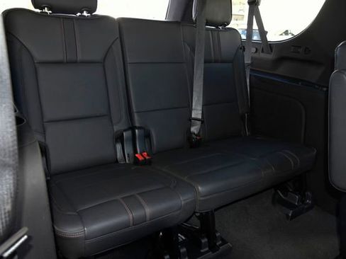 Used 2021 Chevrolet Suburban RST w/ Luxury Package image 16