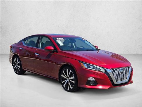 Used 2020 Nissan Altima 2.5 Platinum FWD image 3