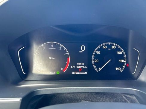 Used 2025 Honda Pilot Sport image 16