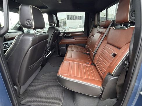 Used 2025 GMC Sierra 3500 Denali Ultimate image 16