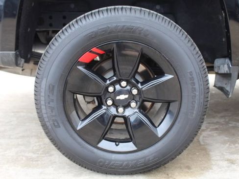 Used 2020 Chevrolet Colorado LT w/ Redline Special Edition image 11