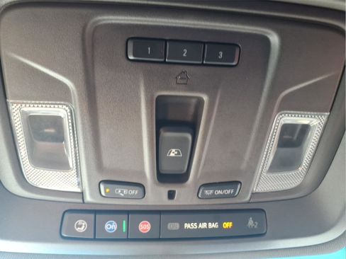 Used 2021 Chevrolet Silverado 1500 LTZ AWD/4WD image 27