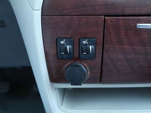 Used 2014 Toyota Sienna XLE FWD image 25